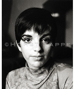 Minnelli, Liza · Londres, Grande-Bretagne, mai 1966 · MIN-002 © 2009 Fondation Horst Tappe