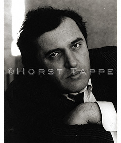 Mustafaj, Besnik · Cognac, France, novembre 1993 · MUS-002 © 2009 Fondation Horst Tappe