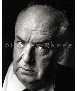 Nabokov, Vladimir · Montreux, Suisse, 1973 · NAB-003 © 2009 Fondation Horst Tappe