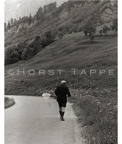 Nabokov, Vladimir · Loèche-les-Bains, Suisse, 1965 · NAB-024 © 2009 Fondation Horst Tappe