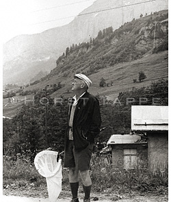 Nabokov, Vladimir · Loèche-les-Bains, Suisse, 1965 · NAB-026 © 2009 Fondation Horst Tappe