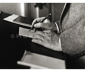 Nabokov, Vladimir · Montreux, Suisse, 1964 · NAB-048 © 2009 Fondation Horst Tappe