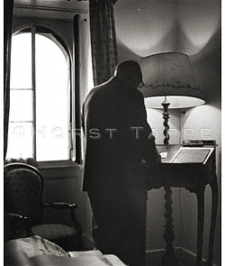 Nabokov, Vladimir · Montreux, Suisse, 1963 · NAB-053 © 2009 Fondation Horst Tappe