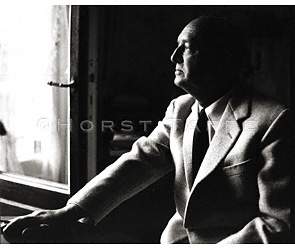Nabokov, Vladimir · Montreux, Suisse, 1965 · NAB-060 © 2009 Fondation Horst Tappe