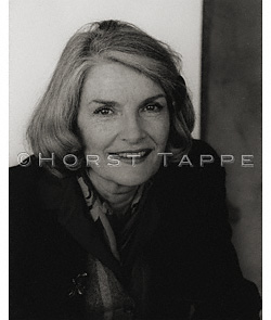 O'Faolain, Julia · St-Malo, France, mai 1996 · OFA-001 © 2009 Fondation Horst Tappe