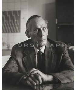 Portmann, Prof. Adolf · Bâle, Suisse, septembre 1974 · POR-001 © 2009 Fondation Horst Tappe