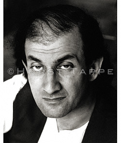 Rushdie, Salman · Londres, Grande-Bretagne, 1988 · RUS-002 © 2009 Fondation Horst Tappe